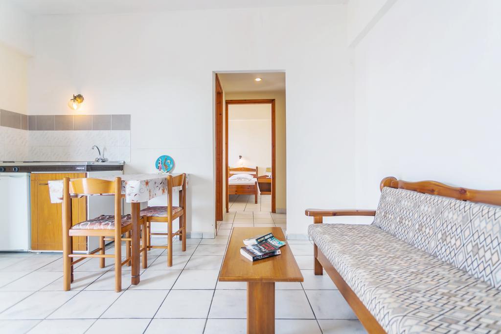 Yiannis Ηotel Foiníkion エクステリア 写真