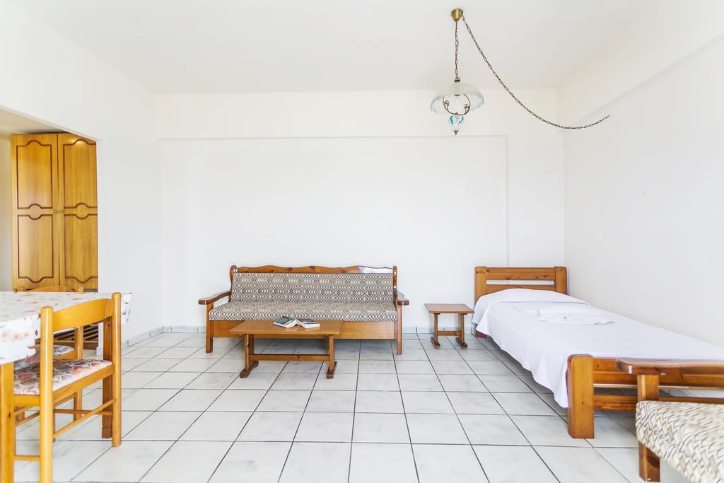 Yiannis Ηotel Foiníkion エクステリア 写真