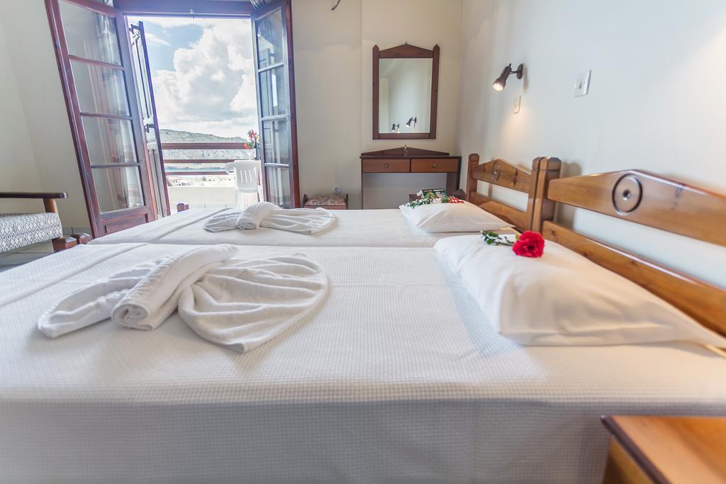 Yiannis Ηotel Foiníkion エクステリア 写真