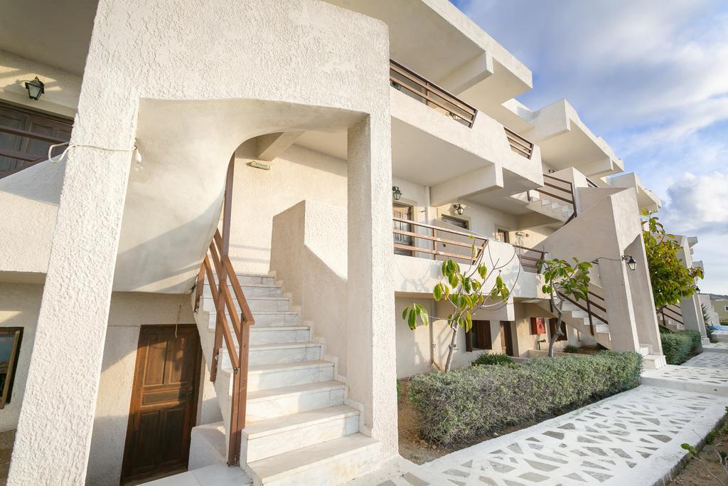 Yiannis Ηotel Foiníkion エクステリア 写真